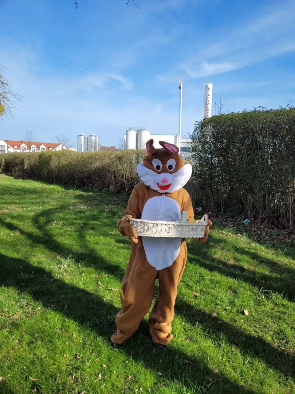 Einweihung neuer Hüpfburg am Osternachmittag
