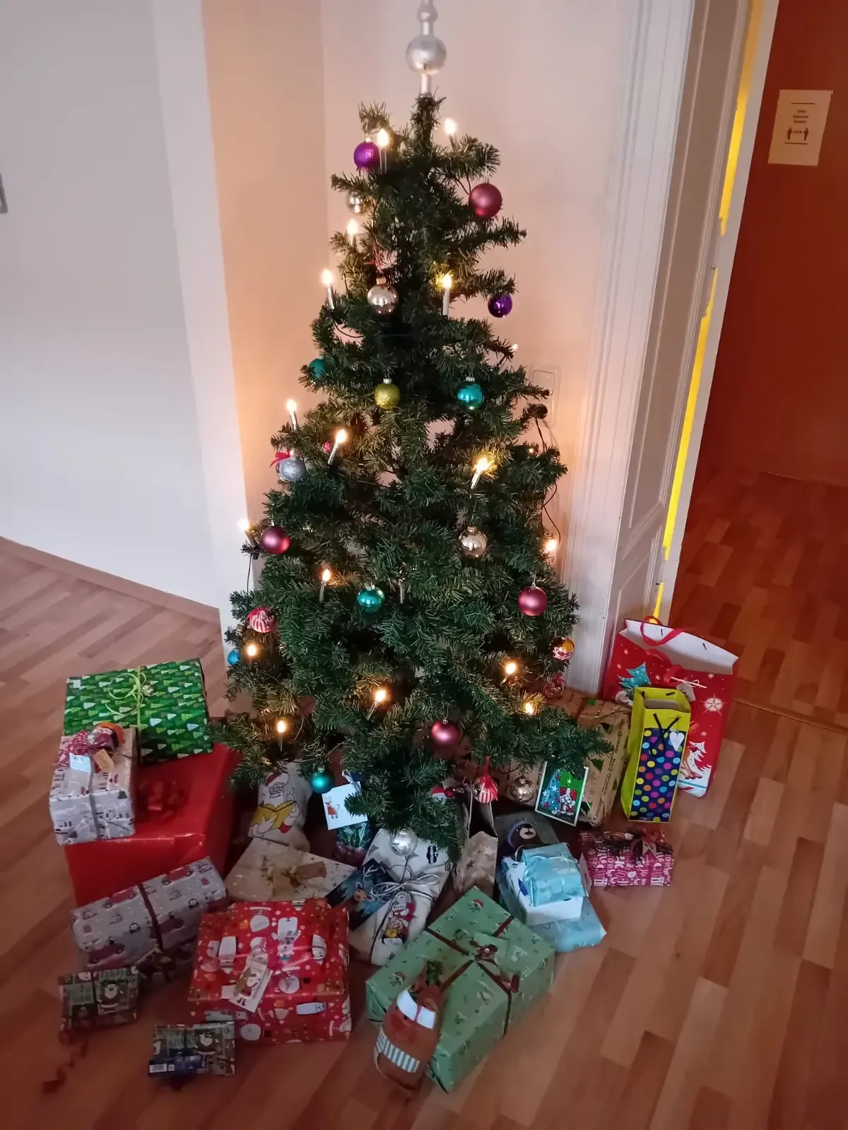 Mitarbeitende der Stadtverwaltung WB übergaben Geschenke