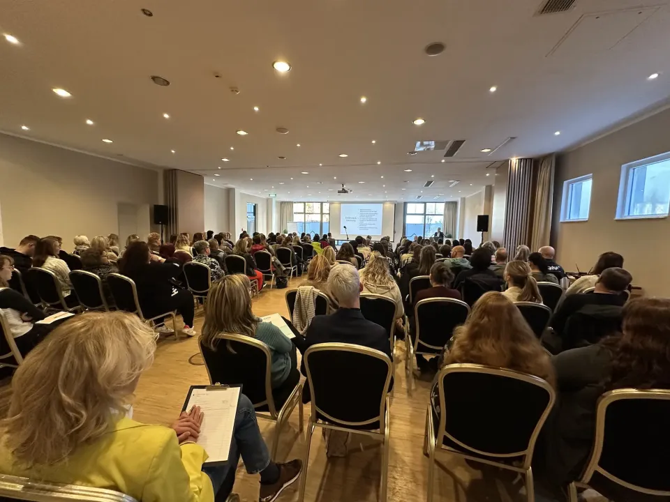 Voll besetzter Saal beim Kinderschutzfachtag