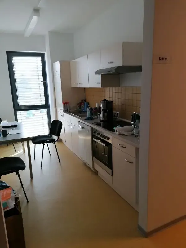 Kochecke des Jugendclubs mit Küchenzeile